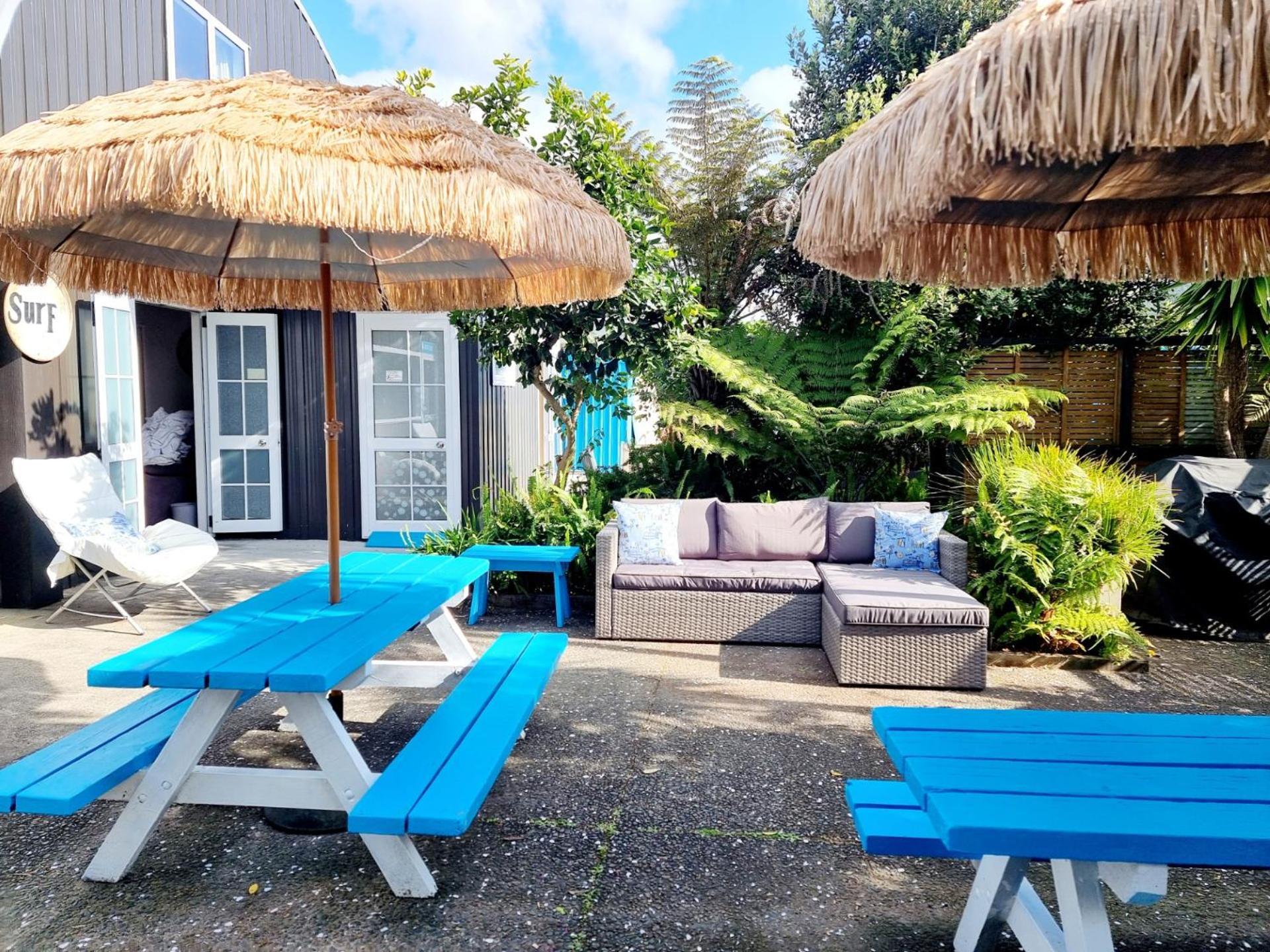 Southpacific Motel Whangamata Bagian luar foto